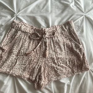 NWOT, Rewash brand size L leopard print pink short